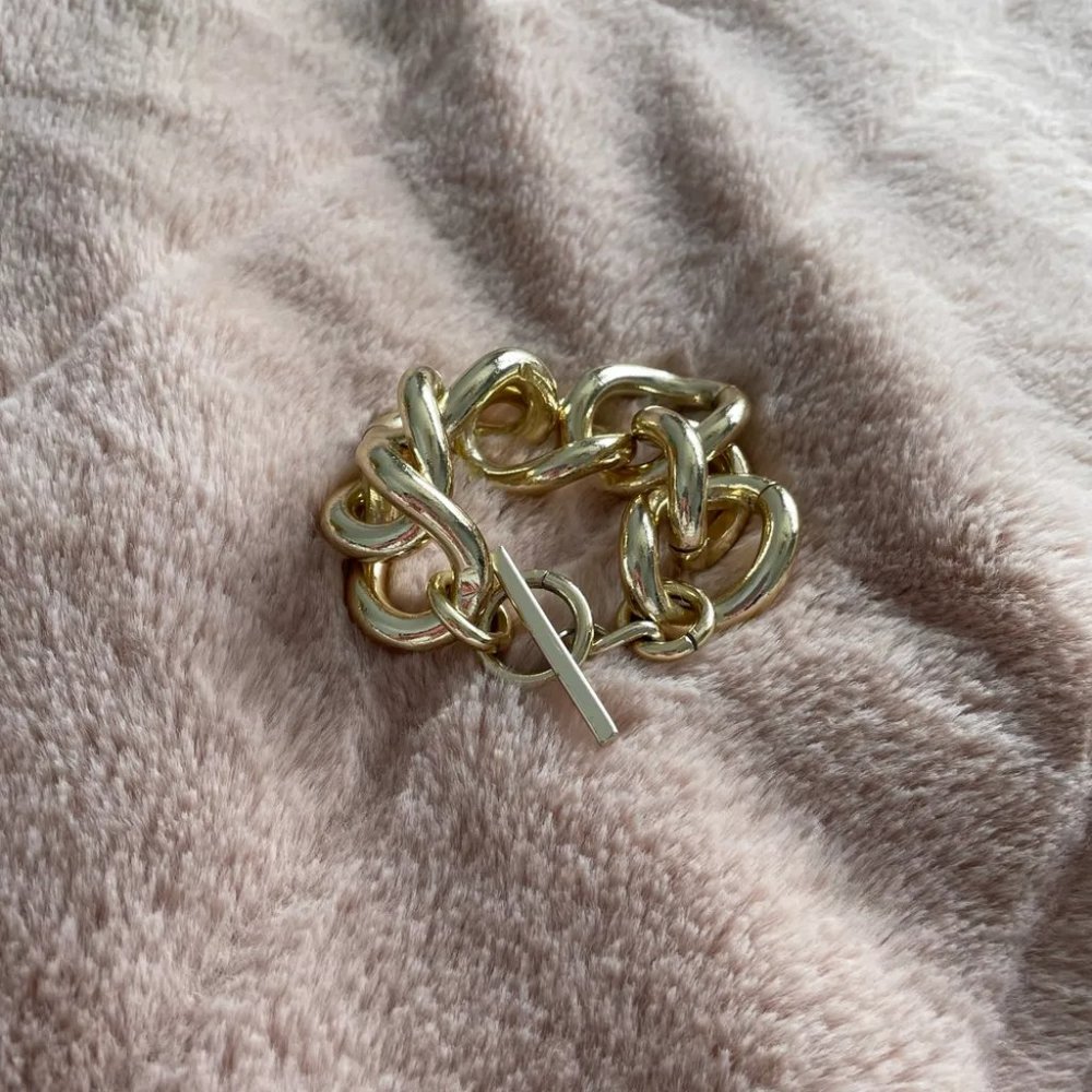 Beautiful Large Gold Chain Link Bracelet